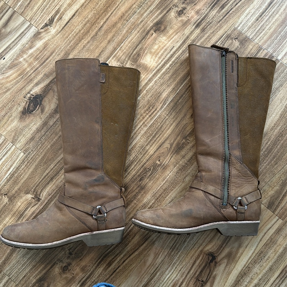 Teva Women's DE LA Vina Dos Tall Boot in Bison Color Leather